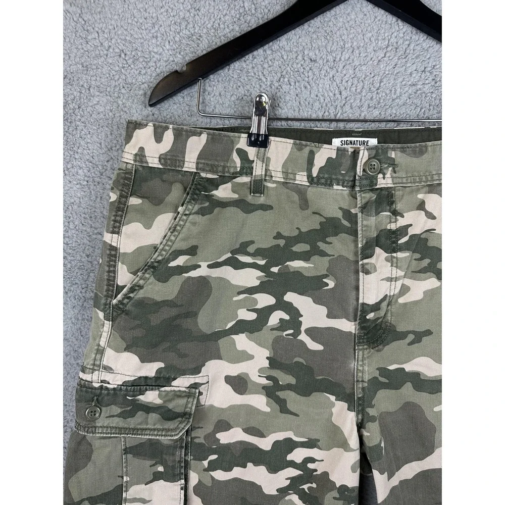 Signature by Levi Strauss Shorts Mens W40 Green Camouflage Cargo Classic Cotton